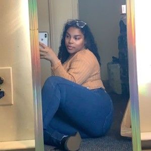 Meet your Posher, Juliana